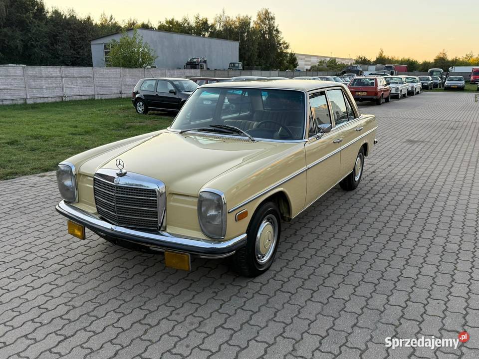 Mercedes W115 220D Ładna Sztuka Środek w sprowadzony Zgierz
