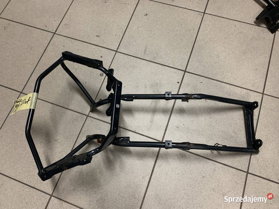 Stelaż czaszy lampy wspornik Piaggio MP3 125 Elementy nadwozia małopolskie Brzeszcze