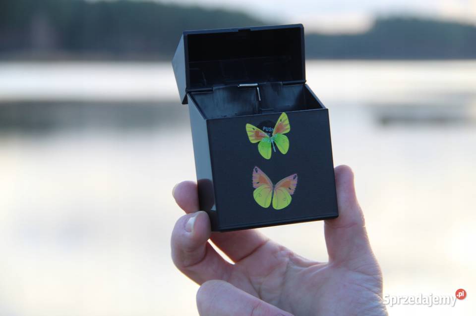 Etui na Papierosy Damskie z Motylami Ochronne na Pozostałe Ostrowy nad Okszą