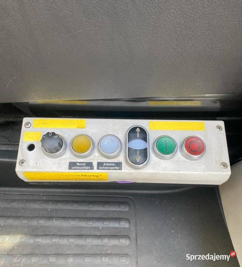 Auto laweta Volkswagen Transporter T6 Speeder Starowa Góra