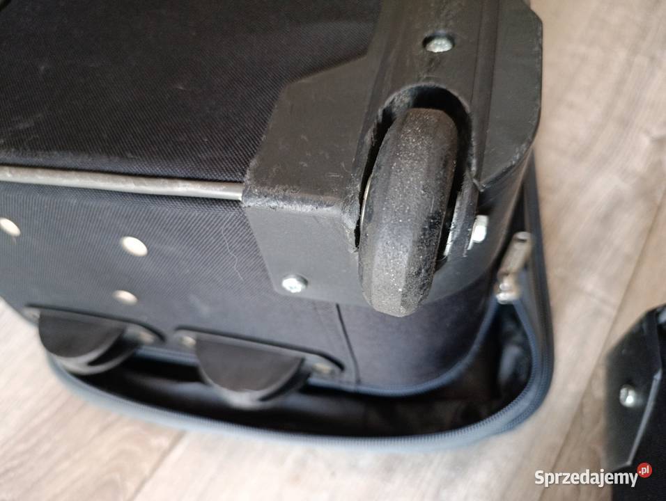 walizka średnia czarna sprzedam Poznań sprzedam