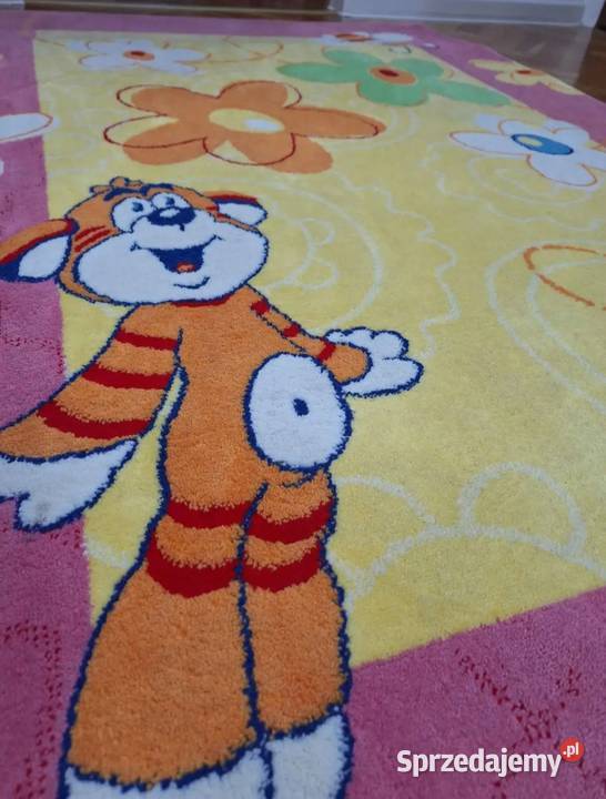 Dywan z pięknym wzorem Jasło