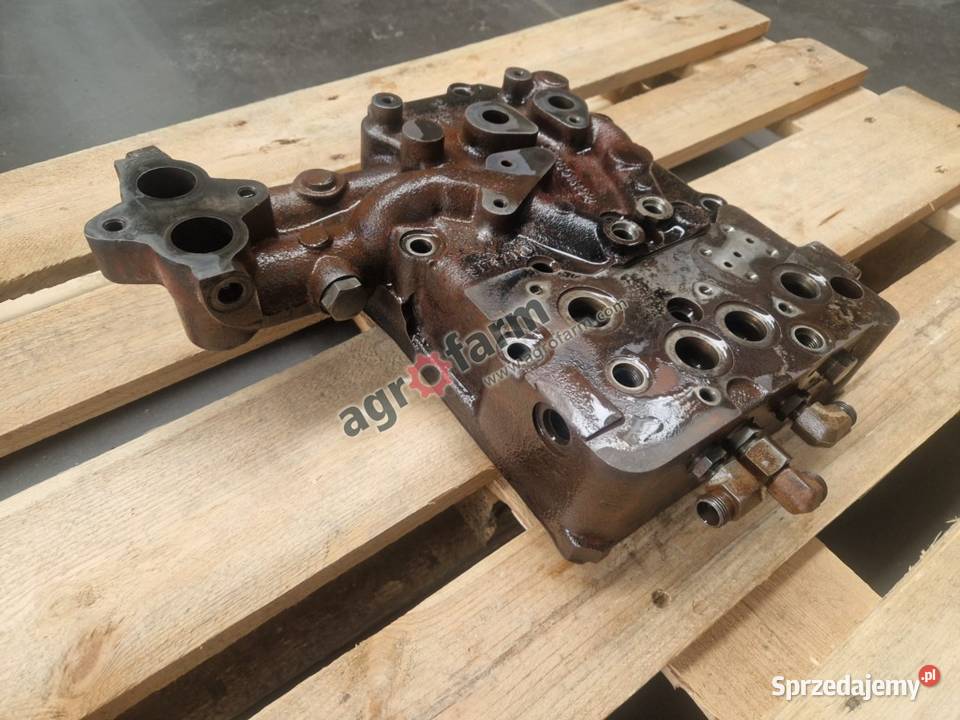 Pokrywa Massey Ferguson 6718S 7715 5475