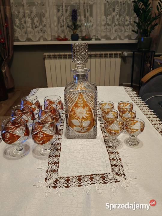 Piękna karafka z kieliszkami