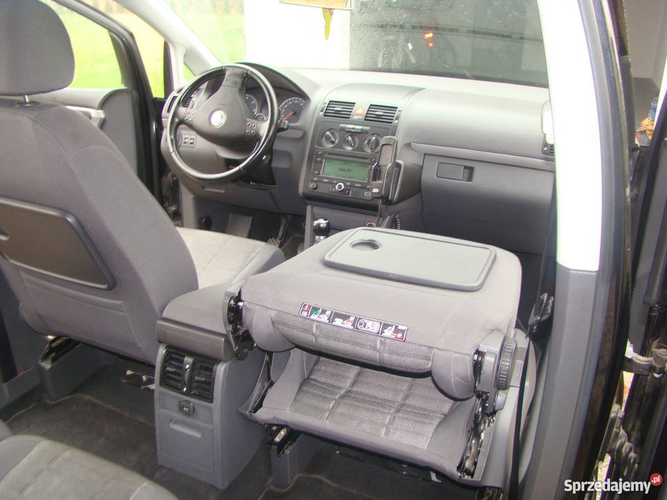 VW TOURAN 20TDI 140 7 OSOBOWY 6 BIEGOWY nieuszkodzony Tomaszów Mazowiecki