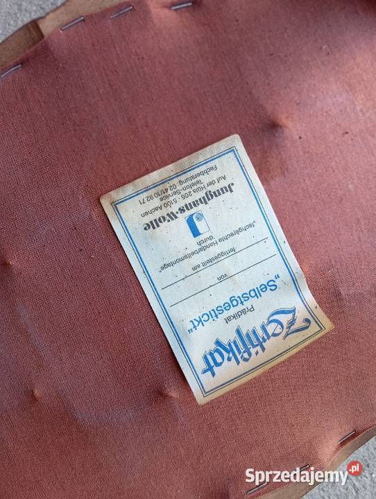 fotel w stylu Ludwikowskim z podnóżkiem 384 Byczyna