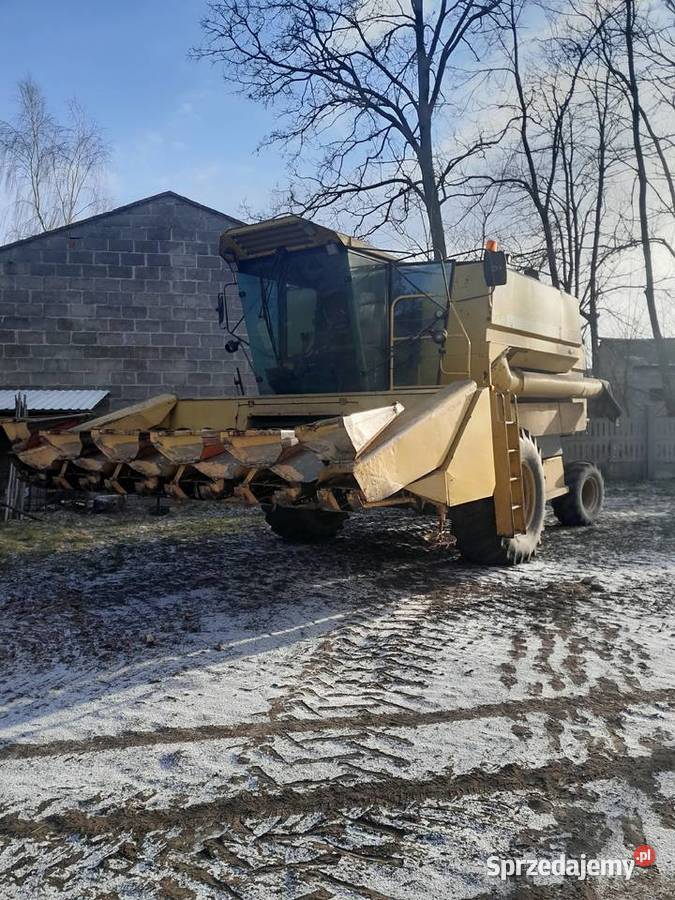 Kombajn zbożowy Holland TX 32 z przystawka do New Holland Pstrokonie sprzedam