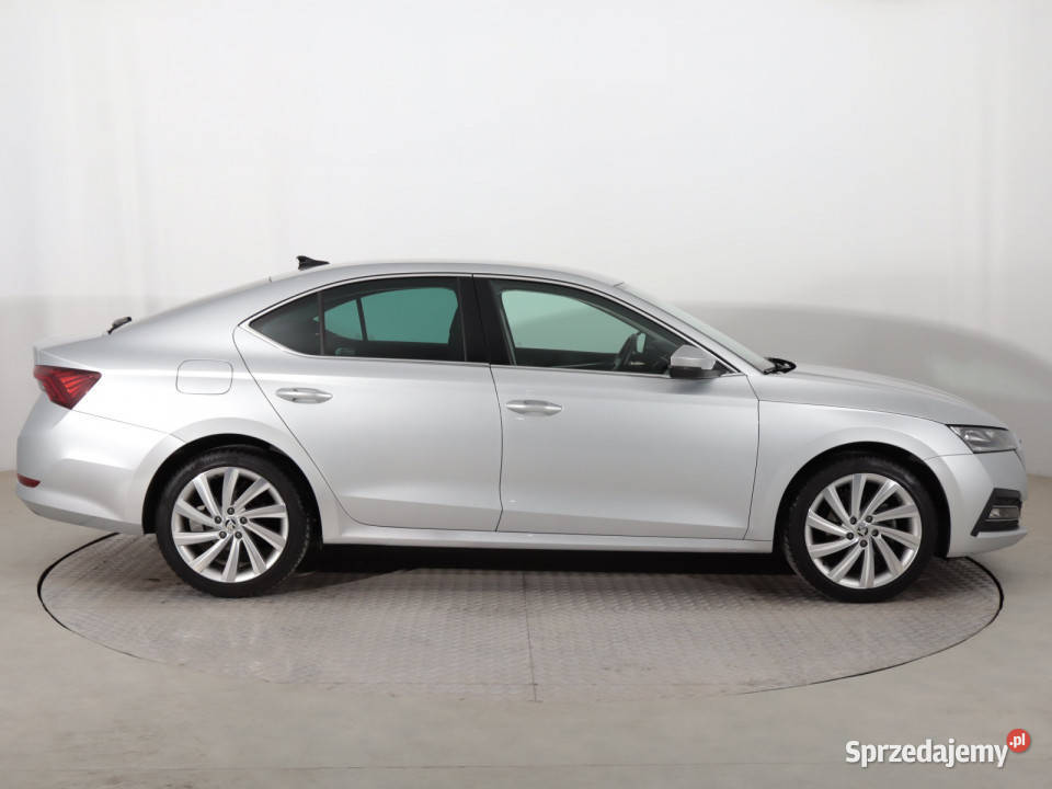 Skoda Octavia 15 TSI podgrzewane fotele