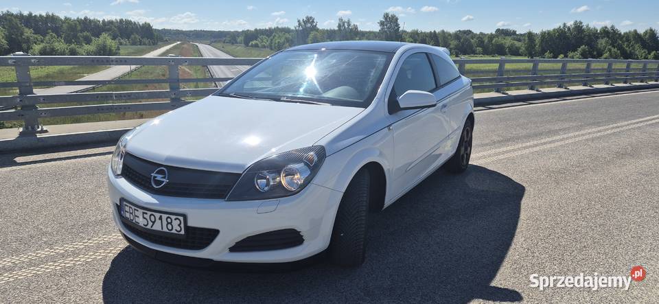Opel ASTRA H 16 GTC 08rzDeGwpOryDoinZarblack and