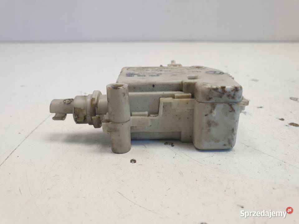 Skoda Octavia I SIŁOWNIK KLAPKI WLEWU PALIWA Rudka