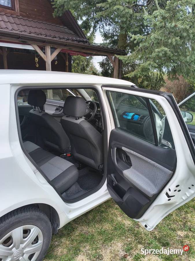 Skoda Fabia II 2014 12 bezyna manualna Świdnik