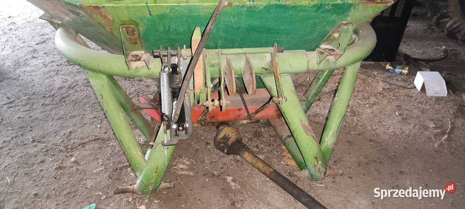 Sprzedam rozsiewacz nawozu Amazone F 604 Kubaczyn