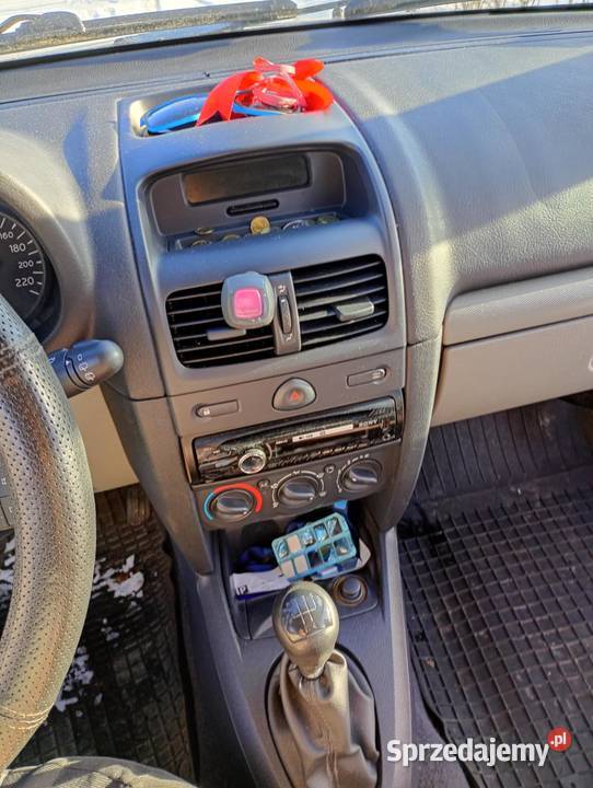 Renault Clio 2 ph2 12 16V 75 2001 Samochody osobowe Lubartów
