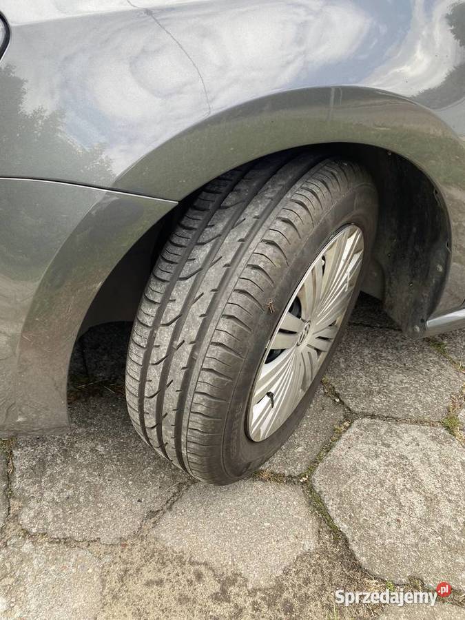 VW polo Iwłaściel Salon Polska przebieg 29400 nieuszkodzony
