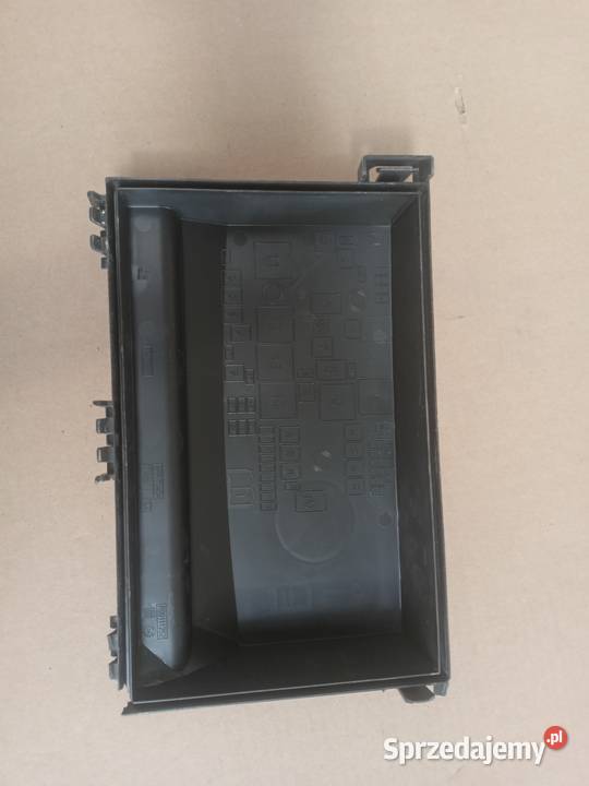 Pokrywa obudowa skrzynki bezpieczników Zafira c Pozostałe Czechy sprzedam