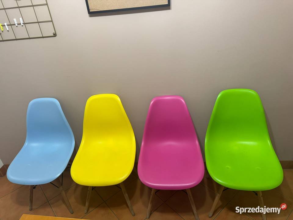 Komplet kolorowych krzeseł Warszawa