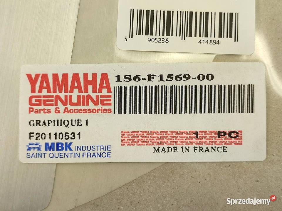NAKLEJKA NA BŁOTNIK LEWA YAMAHA VP300 20052006