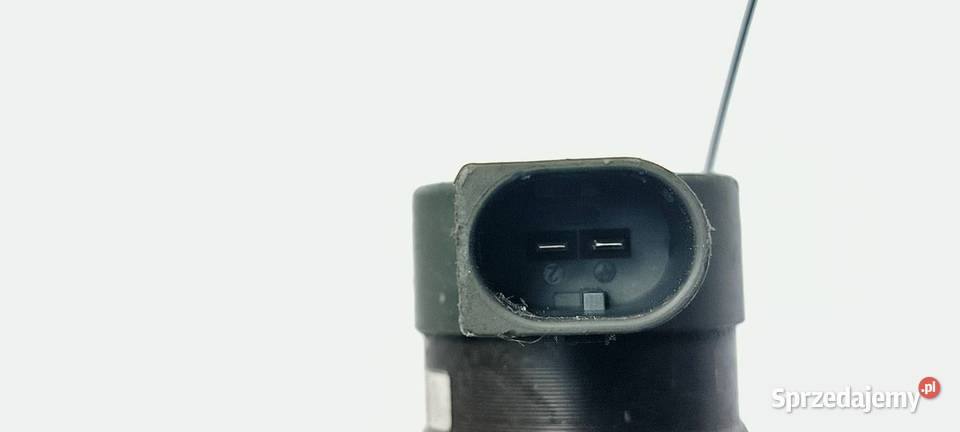 LISTWA WTRYSKOWA AUDI A8 D3 057130763H Lipno