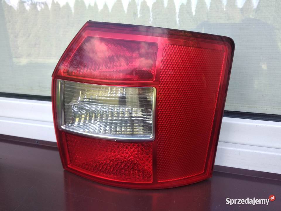 Audi A4 B6 kombi Avant lampa tył tylna prawa Sieradz
