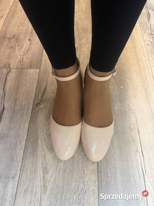 40 Beżowe czółenka wieczorowe z zapięciem Nowe Czółenka Kraków