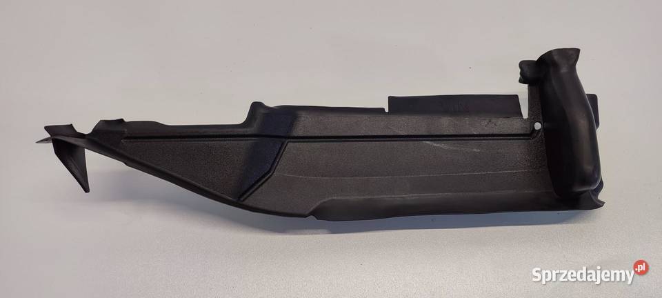 AUDI Q3 8U OSŁONA BŁOTNIKA PRAWA 8U0821170