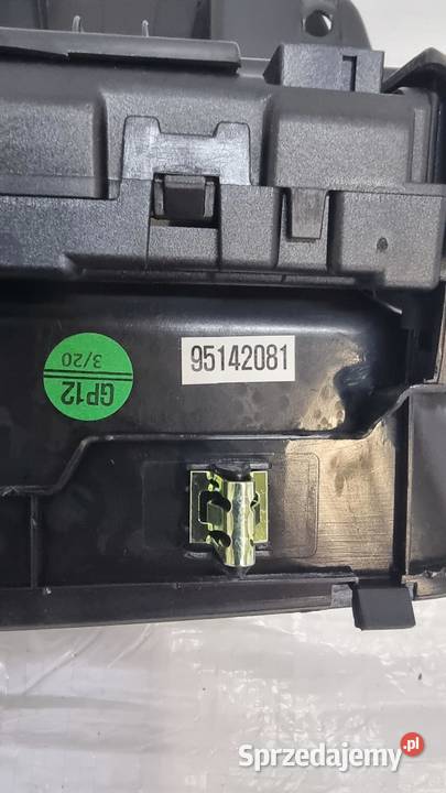 OPEL MOKKA A EKRAN WYŚWIETLACZ RADIA 95142081 osobowe