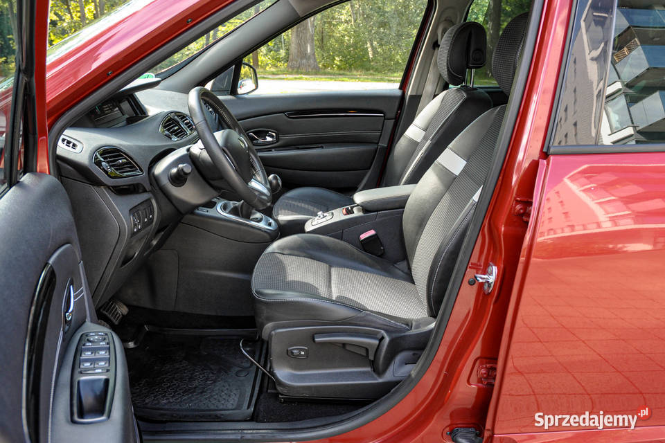 Renault Scenic Lift 2013 r Bezwypadkowy 117 nieuszkodzony sprzedam