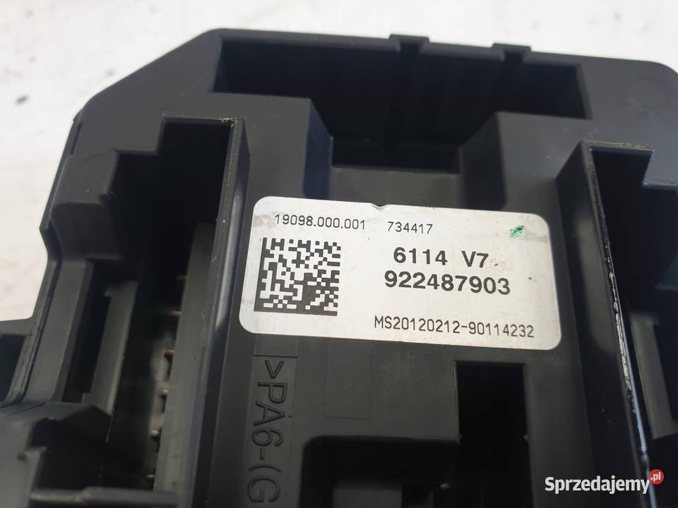 BMW F30 20 D SKRZYNKA BEZPIECZNIKÓW moduł BSI Rudka