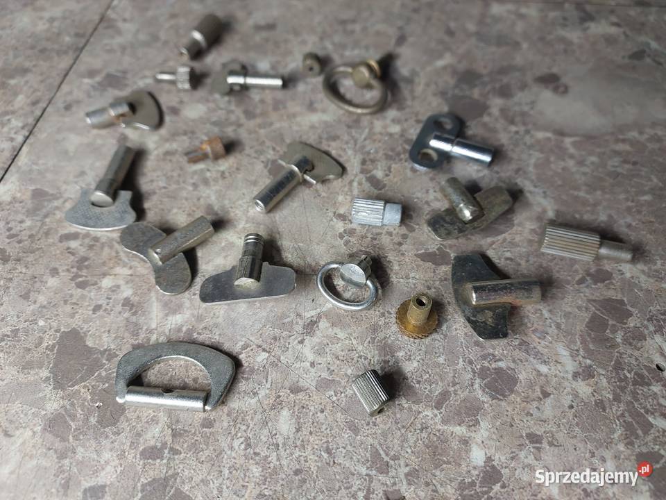 Klucze kluczyki pokrętła do starych budzików Antyki