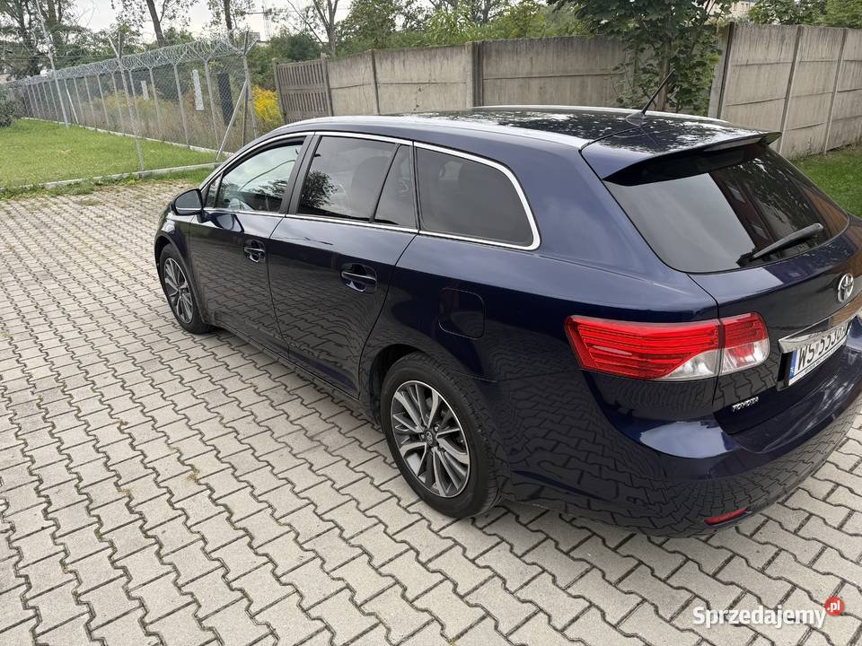 Toyota Avensis manualna
