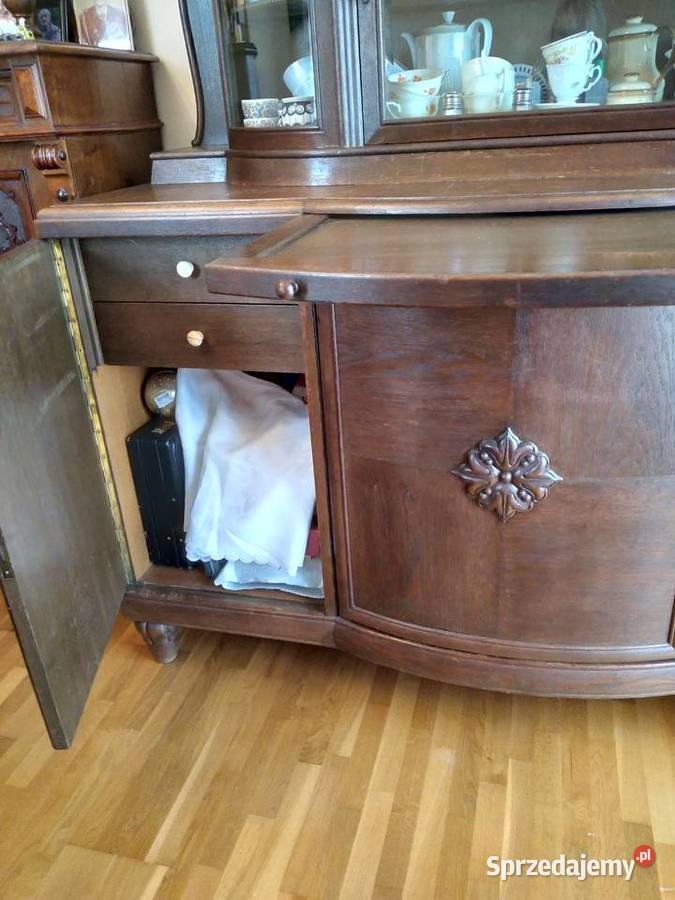 Sprzedam duży kredens z lat trzydziestych Meble mazowieckie Mysiadło