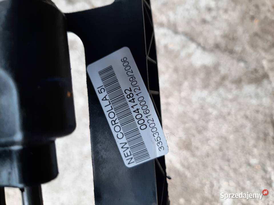 TOYOTA COROLLA E12 14 VVTI LEWAREK WYBIERAK Rok produkcji 2006 Pozostałe pomorskie Kielno