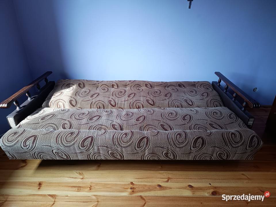 Sprzedam kanapę dwuosobową beżową rozkładana ze