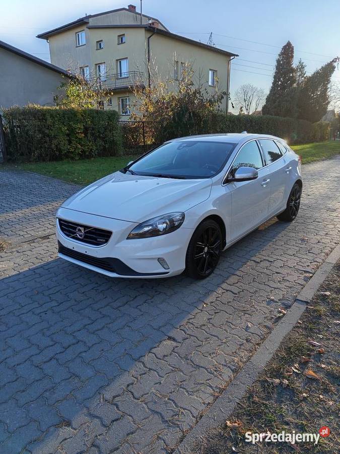 VOLVO V40 z 2014r w najbogatszej wersji RDESIGN V40 Puławy