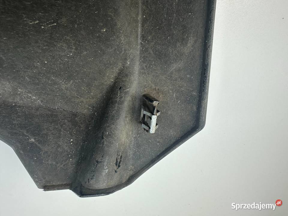 Obudowa Maskownica Pod Lampą Centralną Czarna Osłony i obudowy Sulęcin sprzedam