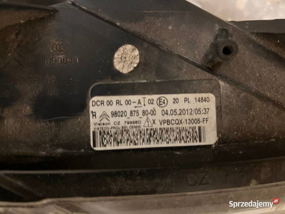 ront right headlight of a Citron DS5 Odblaski mazowieckie Warszawa