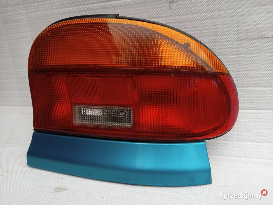 Mazda 121 lampa tył tylna prawa wkład osobowe Sieradz sprzedam