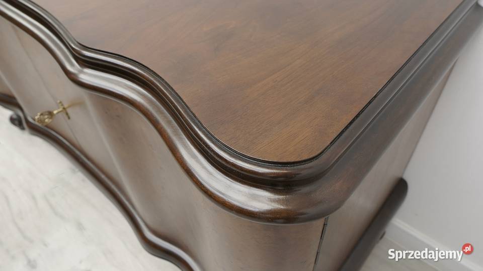 Zabytkowa komoda z lat 40tych w stylu Jerka