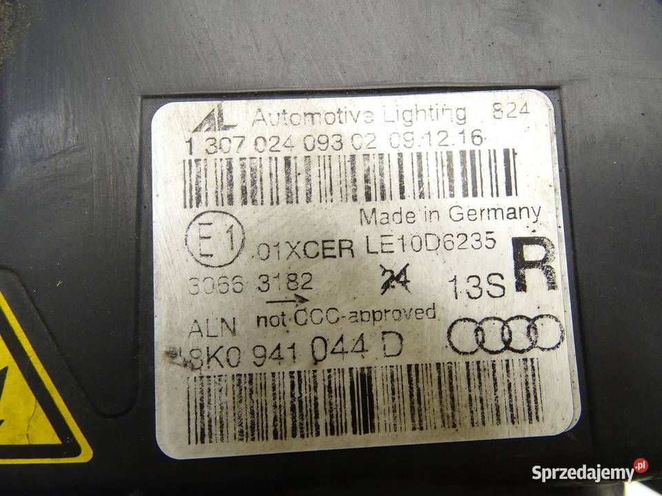 LAMPA REFLEKTOR PRAWA PRAWY PRZÓD PRZEDNIA AUDI sprzedam