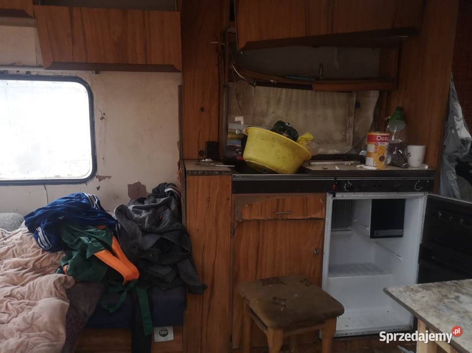 Stara przyczepa kempingowa stacjonarna Chłopowo