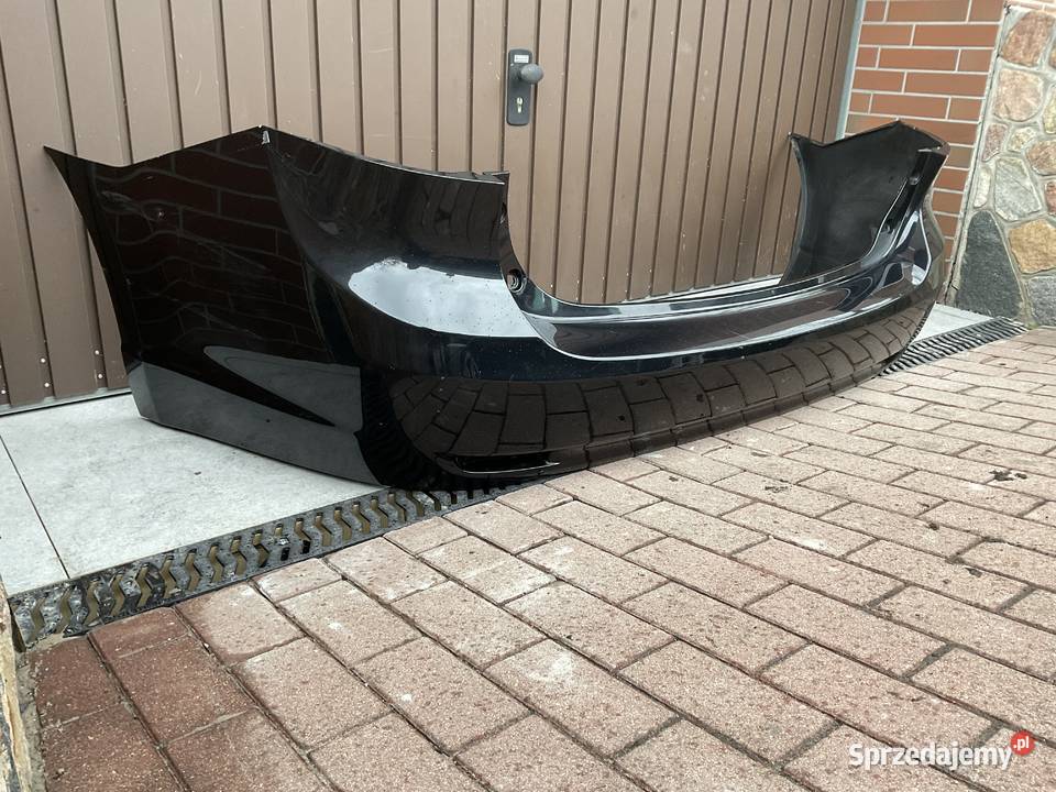 TOYOTA AVENSIS T27 ZDERZAK TYŁ KOMBI 0815 sprzedam