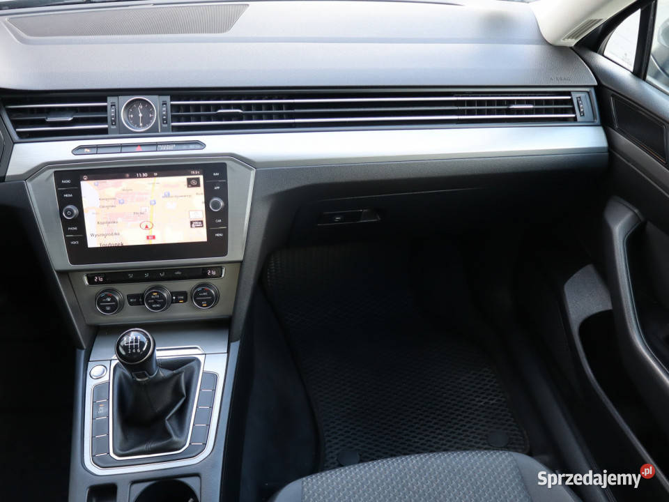 VW Passat 14 TSI światła LED Piaseczno