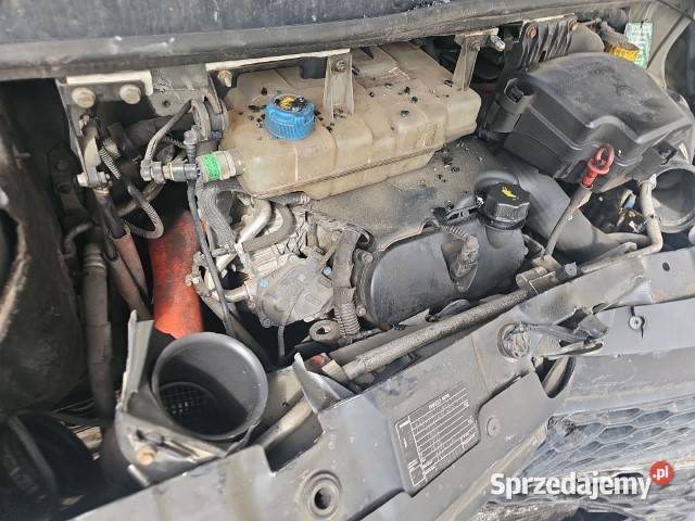 Uszkodzony Iveco Daily Igloocar 35C15 chłodnia kupiony w polskim salonie Tomaszów Mazowiecki sprzedam
