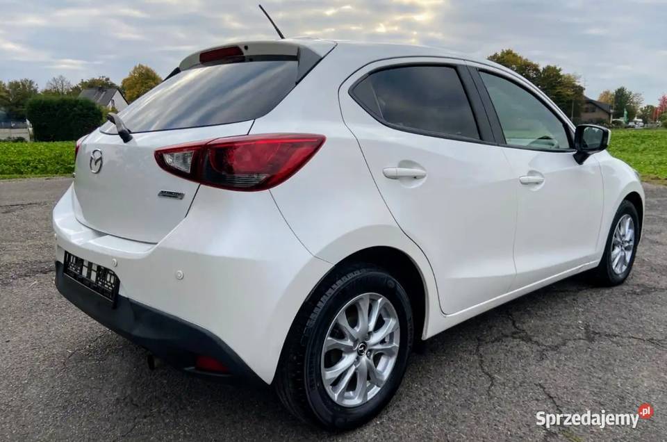 Mazda 2 15 SkyActiv 2015 Exclusive bezwypadkowa 1496cm3 Toruń