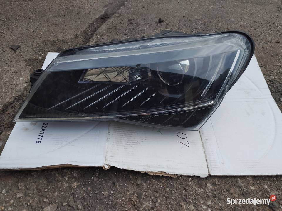 LAMPA PRZEDNIA LEWA SKODA SUPERB III 3V1941015B Lampy przednie sprzedam