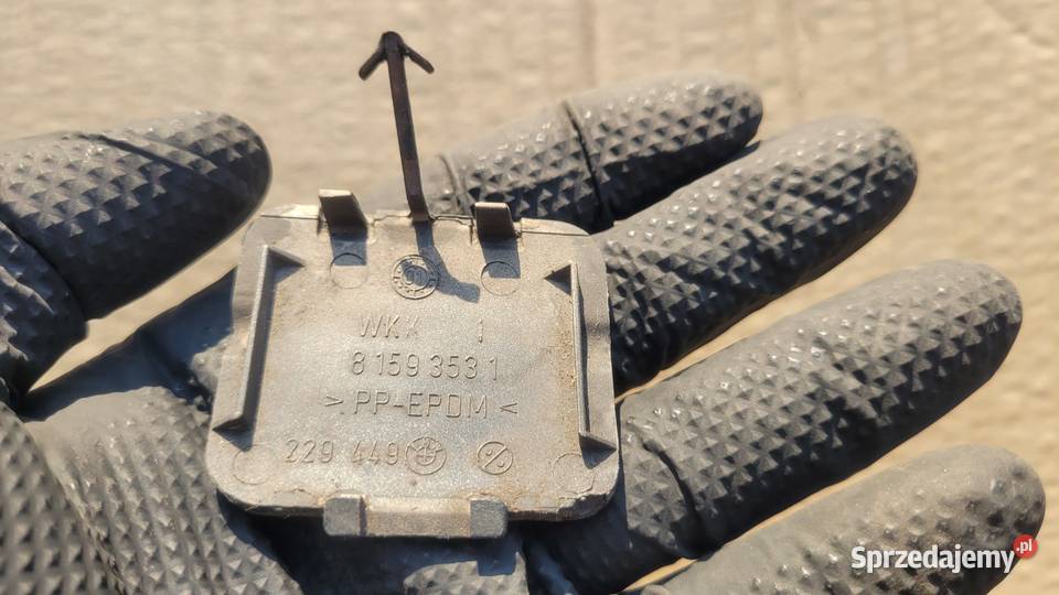 BMW E39 ZAŚLEPKA HAKA ZDERZAK PRZÓD 81593531 32 Pozostałe