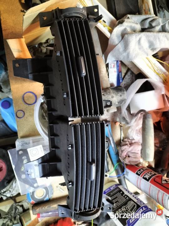 Środkowa kratka nawiewu Espace 4