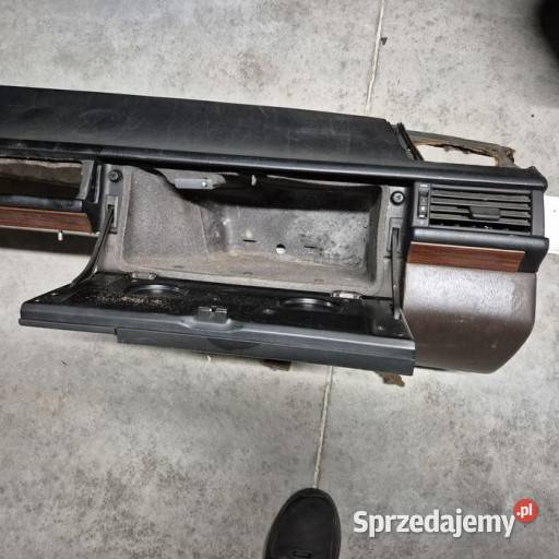 Mercedes 124 w124 deska czarna brąz nie popekana osobowe