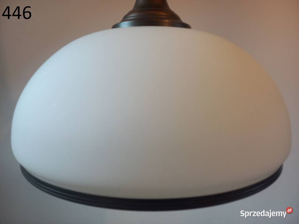 Żyrandol szklany mosiężny holenderski z Gawroniec