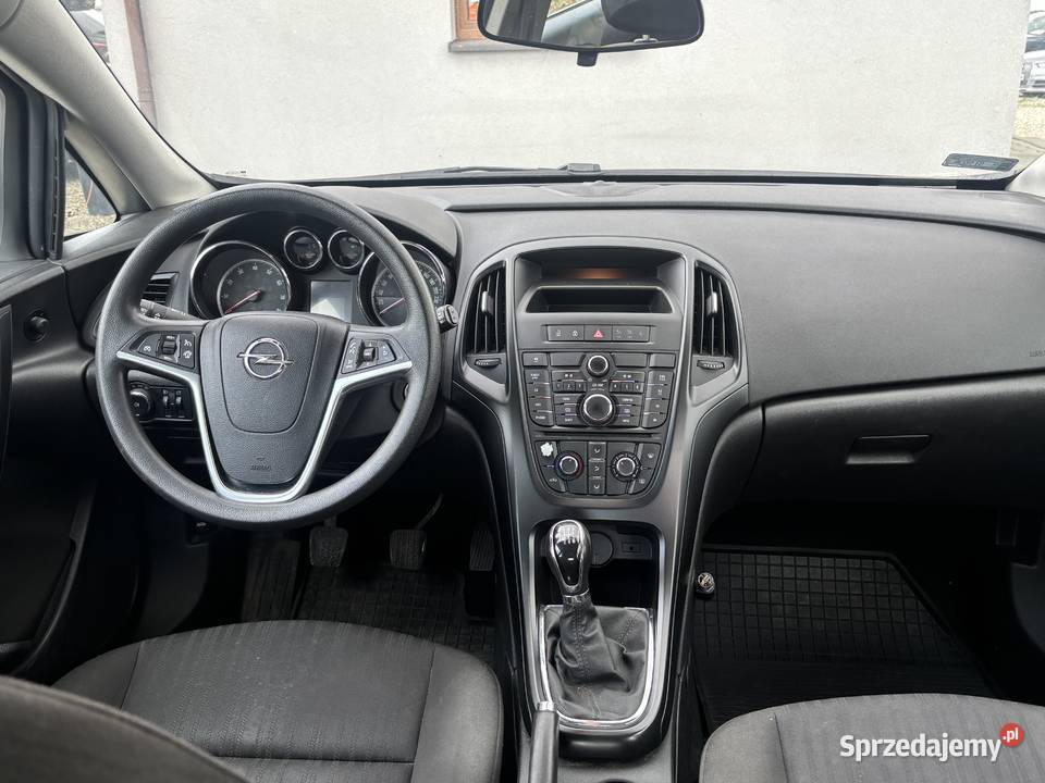 Opel Astra 2015r Gwarancja śląskie Paniówki sprzedam